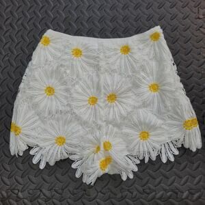 SAYLOR White Daisy Embroidered Lace Shorts Size XS